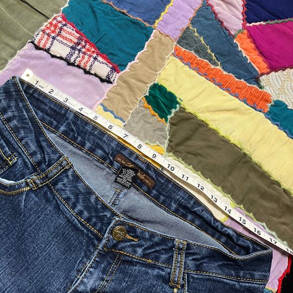 Y2K Southpole Acid Washed Embroidered Painted Capri Jeans 34Wx22L - Picture 6 of 7